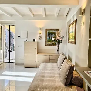 la-casa-di-angelica.hotelitalianriviera.com/